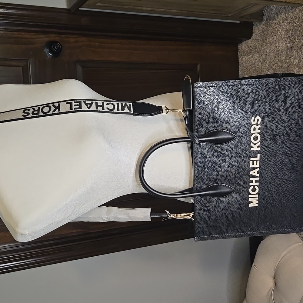 Michael Kors Black Tote, Professional Design